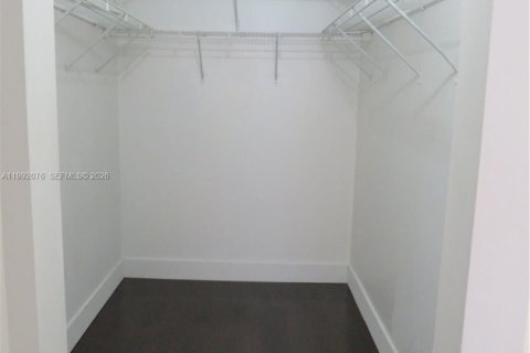 Villa ou maison à vendre à Miami, Floride: 4 chambres, 177.07 m2 № 2062481 - photo 26