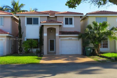 Villa ou maison à vendre à Miami, Floride: 4 chambres, 177.07 m2 № 2062481 - photo 3