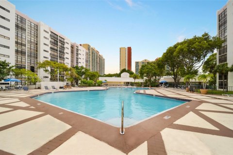 Copropriété à vendre à Sunny Isles Beach, Floride: 1 chambre, 59.46 m2 № 1938524 - photo 18