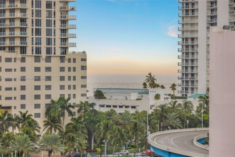 Copropriété à vendre à Sunny Isles Beach, Floride: 1 chambre, 59.46 m2 № 1938524 - photo 21