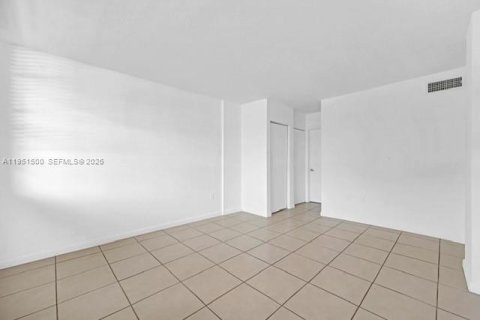 Купить кондоминиум в Норт-Майами-Бич, Флорида 1 спальня, 75.72м2, № 2007393 - фото 13