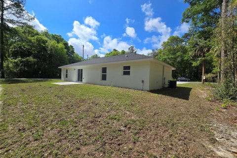 House in Ocklawaha, Florida 3 bedrooms, 121.7 sq.m. № 2232987 - photo 6