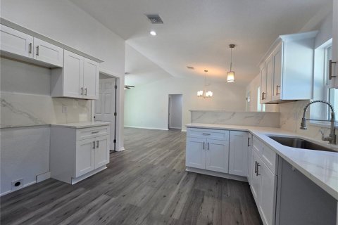 House in Ocklawaha, Florida 3 bedrooms, 121.7 sq.m. № 2232987 - photo 20