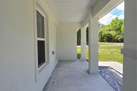 House in Ocklawaha, Florida 3 bedrooms, 121.7 sq.m. № 2232987 - photo 13