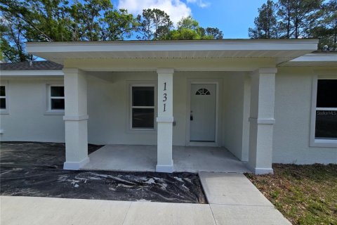 House in Ocklawaha, Florida 3 bedrooms, 121.7 sq.m. № 2232987 - photo 11
