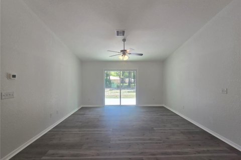 House in Ocklawaha, Florida 3 bedrooms, 121.7 sq.m. № 2232987 - photo 17