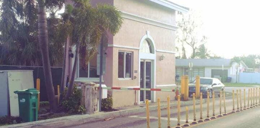 Condominio en Miami Gardens, Florida, 1 dormitorio № 738385