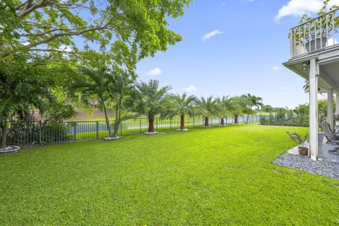 House in Coral Springs, Florida 5 bedrooms, 282.33 sq.m. № 2249974 - photo 29