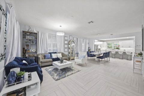 House in Coral Springs, Florida 5 bedrooms, 282.33 sq.m. № 2249974 - photo 7