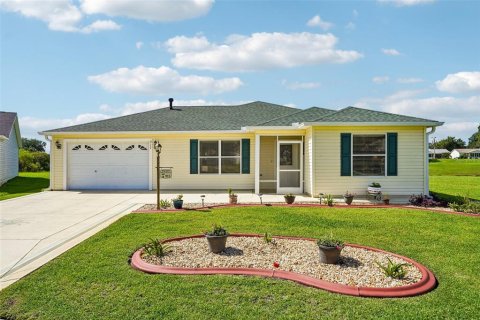 House in The Villages, Florida 2 bedrooms, 111.67 sq.m. № 2207159