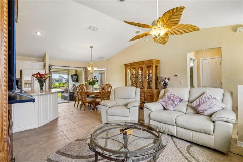 Casa en venta en The Villages, Florida, 2 dormitorios, 111.67 m2 № 2207159 - foto 8