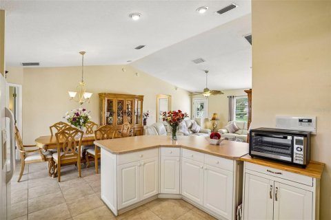 Casa en venta en The Villages, Florida, 2 dormitorios, 111.67 m2 № 2207159 - foto 19