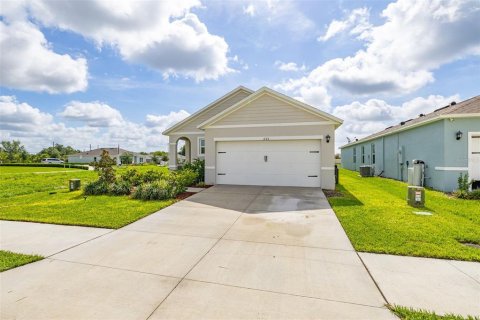 House in Haines City, Florida 3 bedrooms, 140.75 sq.m. № 2228373 - photo 9