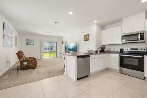 House in Haines City, Florida 3 bedrooms, 140.75 sq.m. № 2228373 - photo 16