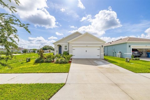 House in Haines City, Florida 3 bedrooms, 140.75 sq.m. № 2228373 - photo 8