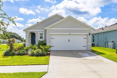 House in Haines City, Florida 3 bedrooms, 140.75 sq.m. № 2228373