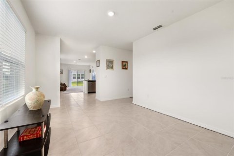 House in Haines City, Florida 3 bedrooms, 140.75 sq.m. № 2228373 - photo 15