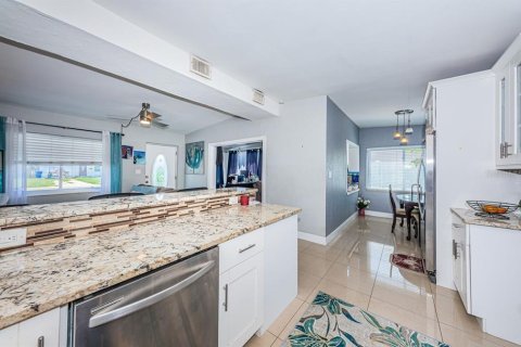 Casa en venta en Saint Petersburg, Florida, 2 dormitorios, 105.91 m2 № 1836942 - foto 16