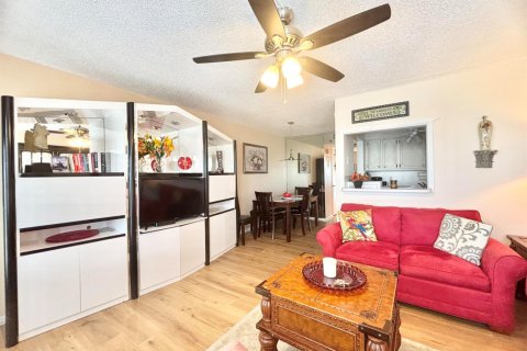 Condo in Deerfield Beach, Florida, 1 bedroom  № 2178197 - photo 2