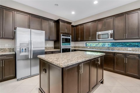 House in Cooper City, Florida 5 bedrooms, 352.84 sq.m. № 1777586 - photo 6