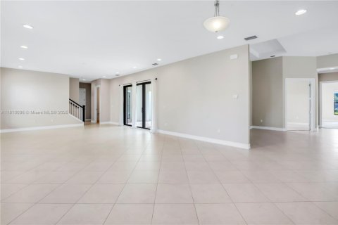 House in Cooper City, Florida 5 bedrooms, 352.84 sq.m. № 1777586 - photo 14