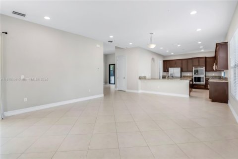 House in Cooper City, Florida 5 bedrooms, 352.84 sq.m. № 1777586 - photo 11