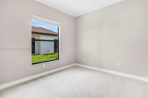 House in Cooper City, Florida 5 bedrooms, 352.84 sq.m. № 1777586 - photo 21