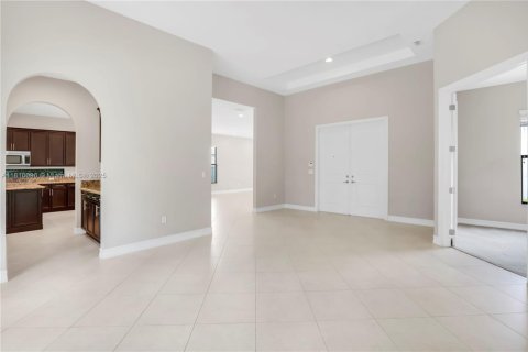 House in Cooper City, Florida 5 bedrooms, 352.84 sq.m. № 1777586 - photo 18