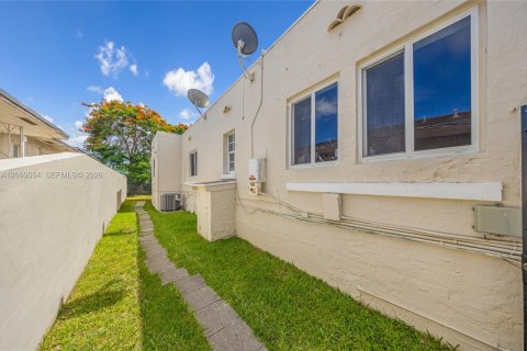 Immobilier commercial à vendre à Miami, Floride: 177.81 m2 № 2397501 - photo 18