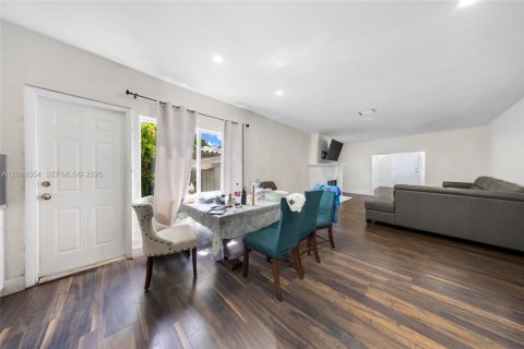 Immobilier commercial à vendre à Miami, Floride: 177.81 m2 № 2397501 - photo 29