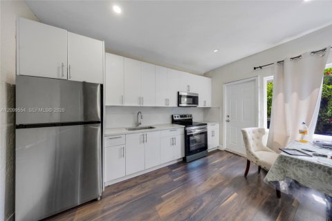 Immobilier commercial à vendre à Miami, Floride: 177.81 m2 № 2397501 - photo 28