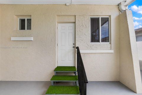 Immobilier commercial à vendre à Miami, Floride: 177.81 m2 № 2397501 - photo 11