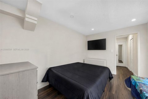 Immobilier commercial à vendre à Miami, Floride: 177.81 m2 № 2397501 - photo 7