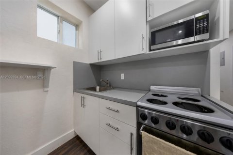 Immobilier commercial à vendre à Miami, Floride: 177.81 m2 № 2397501 - photo 12