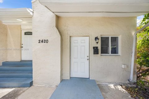 Immobilier commercial à vendre à Miami, Floride: 177.81 m2 № 2397501 - photo 4