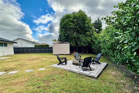 Casa en venta en Miami, Florida, 3 dormitorios, 175.68 m2 № 1972122 - foto 27