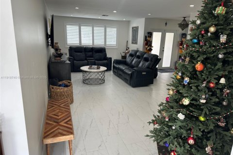 Casa en venta en Miami, Florida, 3 dormitorios, 175.68 m2 № 1972122 - foto 6