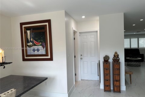 Casa en venta en Miami, Florida, 3 dormitorios, 175.68 m2 № 1972122 - foto 14