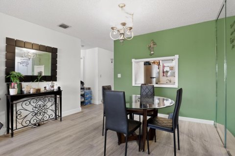 Condominio en venta en Coral Springs, Florida, 2 dormitorios, 78.04 m2 № 2245452 - foto 5
