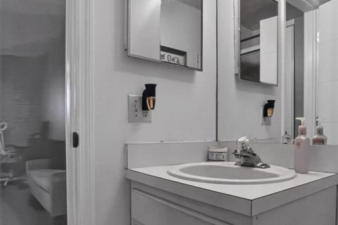 Condominio en venta en Coral Springs, Florida, 2 dormitorios, 78.04 m2 № 2245452 - foto 14