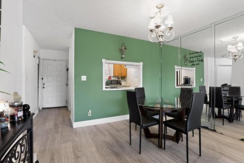 Condominio en venta en Coral Springs, Florida, 2 dormitorios, 78.04 m2 № 2245452 - foto 4