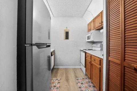 Condominio en venta en Coral Springs, Florida, 2 dormitorios, 78.04 m2 № 2245452 - foto 10