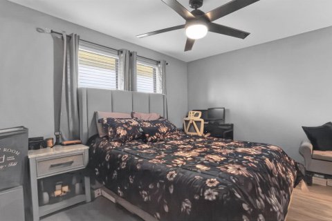 Condominio en venta en Coral Springs, Florida, 2 dormitorios, 78.04 m2 № 2245452 - foto 13