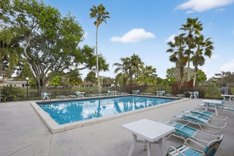 Condominio en venta en Coral Springs, Florida, 2 dormitorios, 78.04 m2 № 2245452 - foto 18