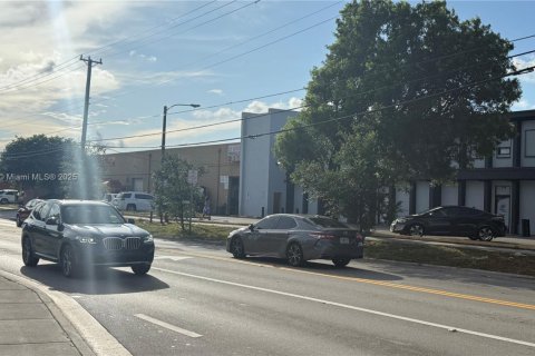 Commercial property in Hialeah, Florida № 1888803 - photo 30