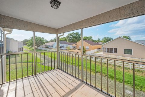 Condo in New Port Richey, Florida, 2 bedrooms № 2203228 - photo 25