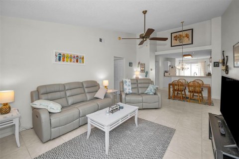Condo in New Port Richey, Florida, 2 bedrooms № 2203228 - photo 26