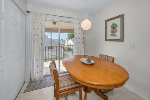 Condo in New Port Richey, Florida, 2 bedrooms № 2203228 - photo 10
