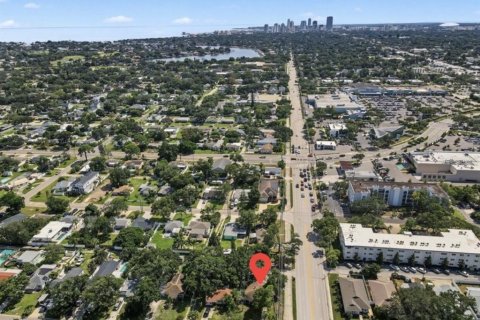 Casa en venta en Saint Petersburg, Florida, 3 dormitorios, 133.04 m2 № 2381044 - foto 2
