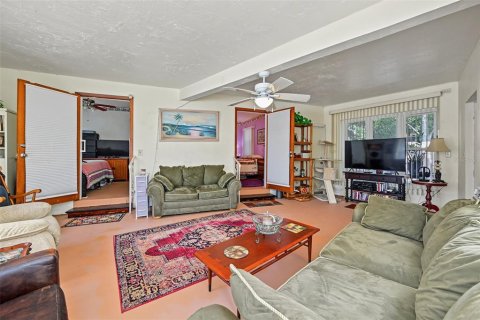 Casa en venta en Saint Petersburg, Florida, 3 dormitorios, 133.04 m2 № 2381044 - foto 4
